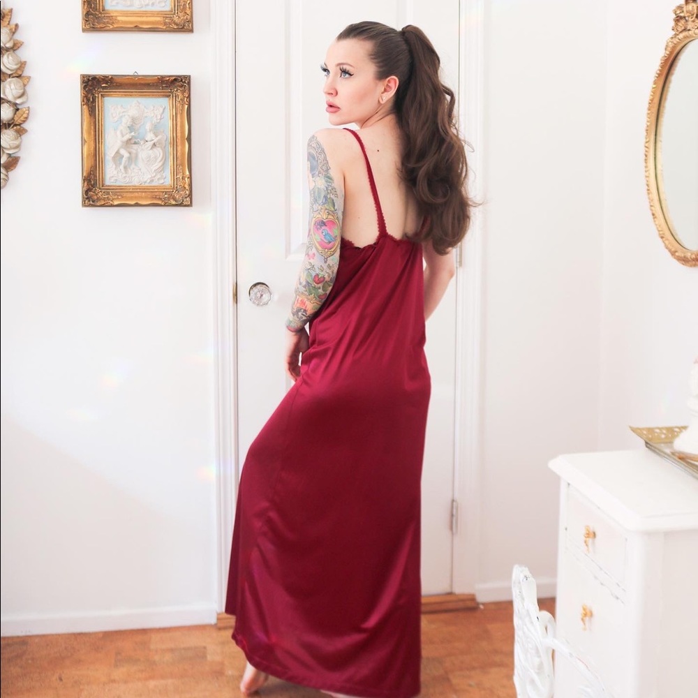 Vintage Timeless Classics Ruby Nightgown Medium